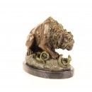 Sculptura leu versus sarpe